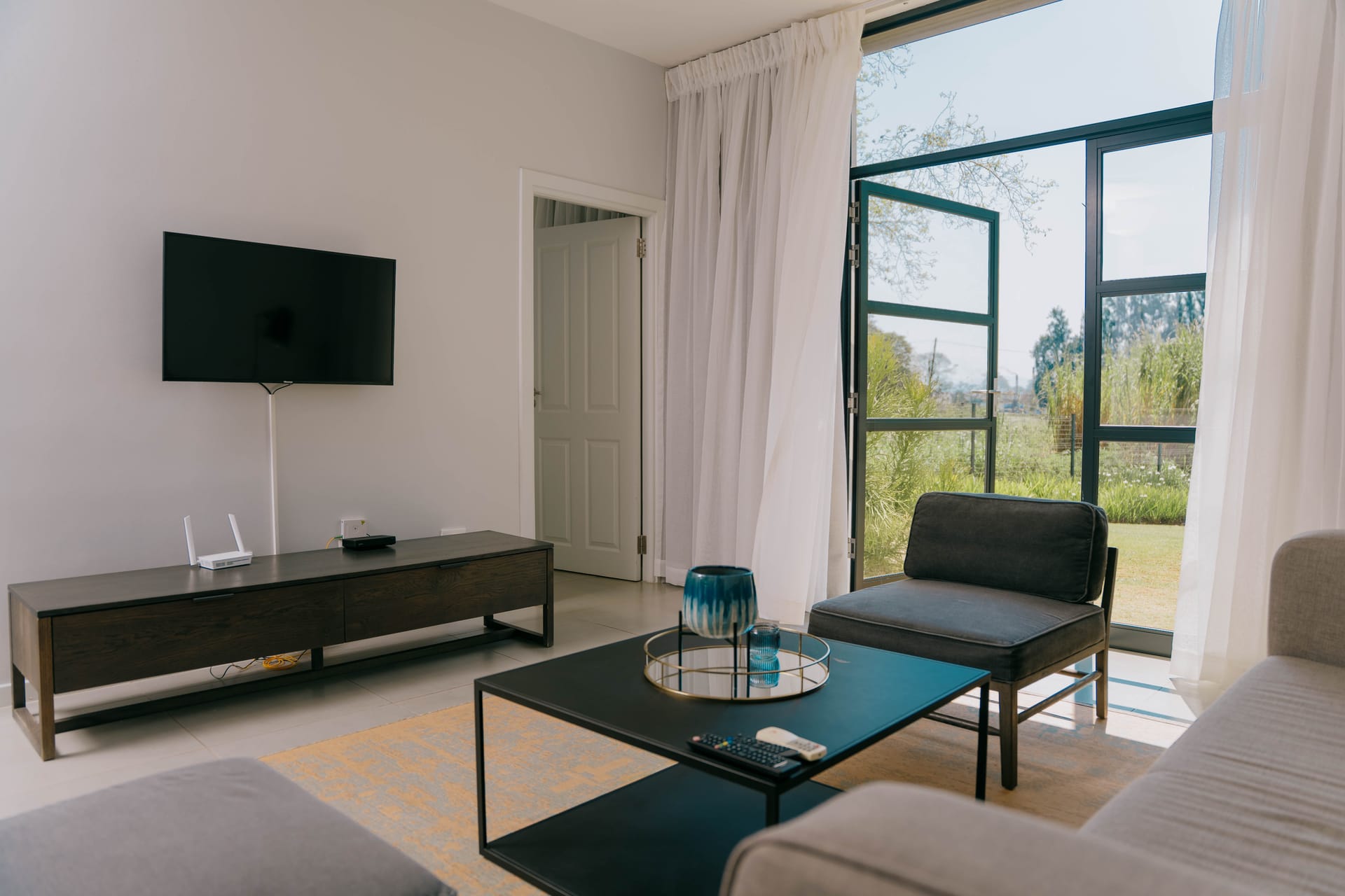 3-bedroom unit — lounge